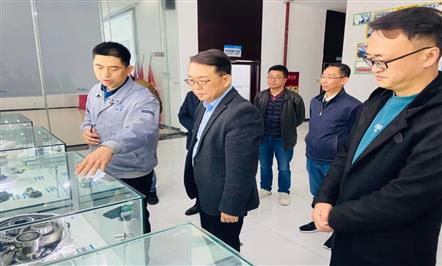 绵阳市人大常委会副主任、、、民进市委主委李京平一行莅临008PG国际集团调研