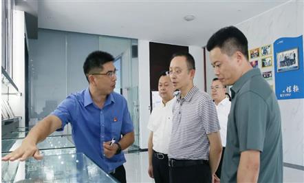绵阳市委常委、组织部部长莫怀学莅临008PG国际精工调研
